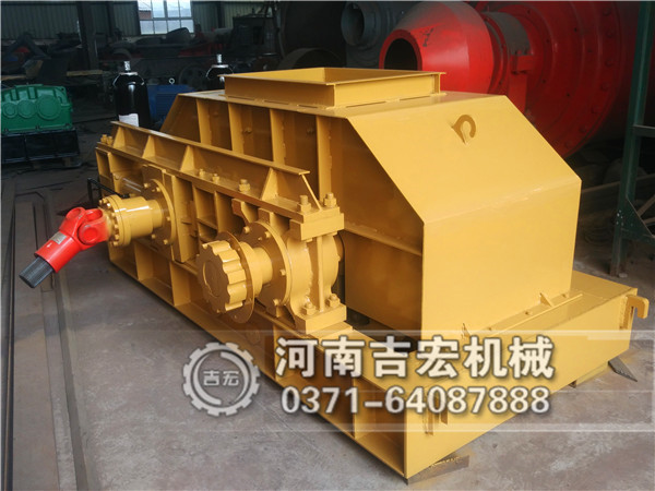 時(shí)產(chǎn)20-40噸對(duì)輥制砂機(jī)廠家推薦型號(hào)-2GP750*500對(duì)輥破！